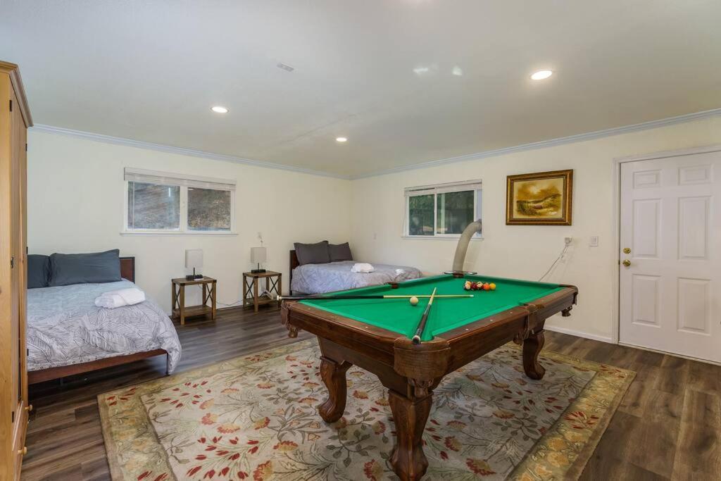 Acorn House - Charming House In Green Heaven With Pool Table With Lovely Backyard โอกเฮิร์สต์ ภายนอก รูปภาพ