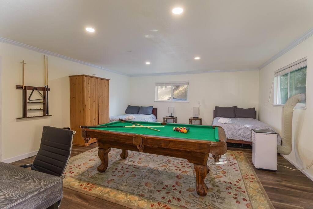Acorn House - Charming House In Green Heaven With Pool Table With Lovely Backyard โอกเฮิร์สต์ ภายนอก รูปภาพ